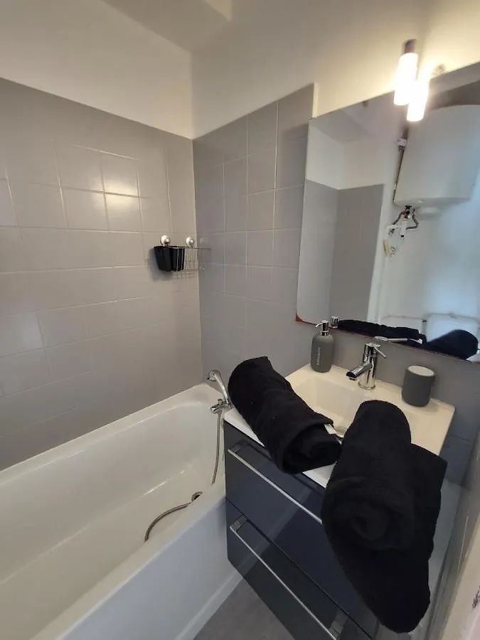 Les Appartements De Saint Charles Marseille 0*,  France